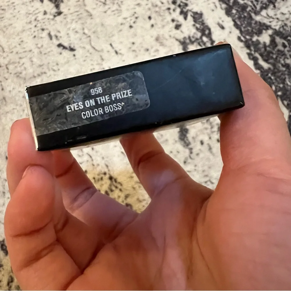 IL MAKIAGE Color Boss Multi-Dimensional Eye Color 958 Eyes on the Prize